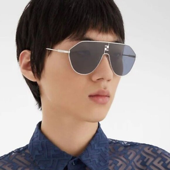 NEW FENDI SUNGLASSES FE40080U 12C UNISEX SHIELD SILVER EYEWEAR Fendi Smoke Mirror Pilot Unisex Sunglasses FE40080U 12C 65  main image 2